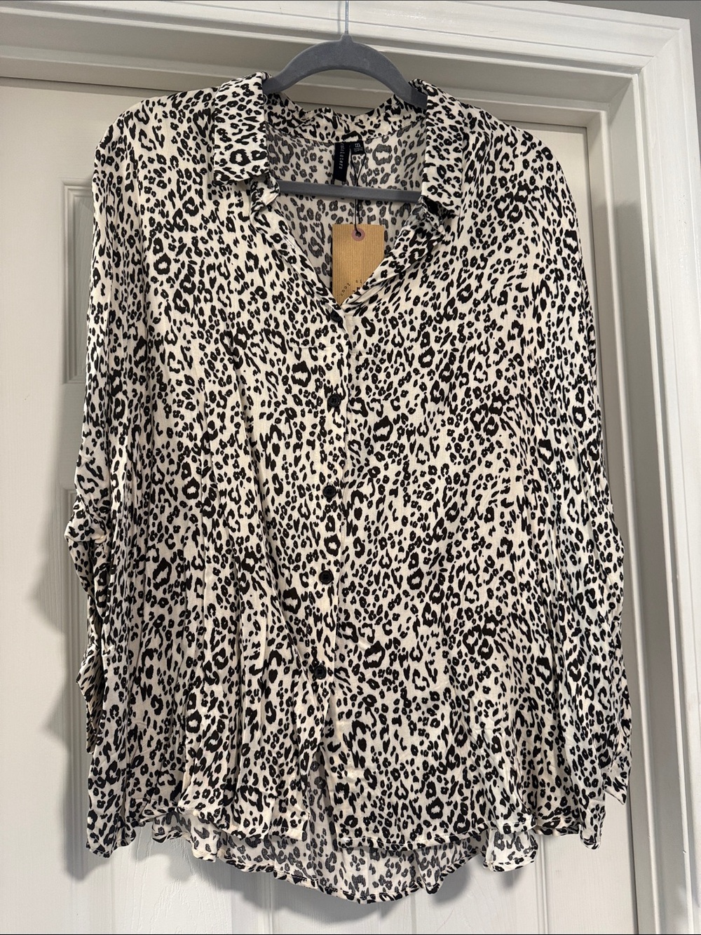 Knot Sisters Leopard Print Button-Up Blouse - Cream/Black Size M NWT